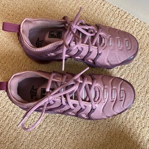 Women preowned in excellent condition Nike Air VaporMax Plus size 6.5